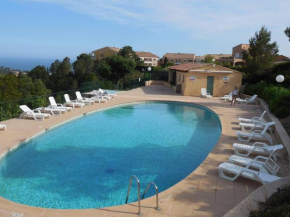 Mazet climatisé avec piscine, tennis et parking, idéal pour familles - FR-1-768-106